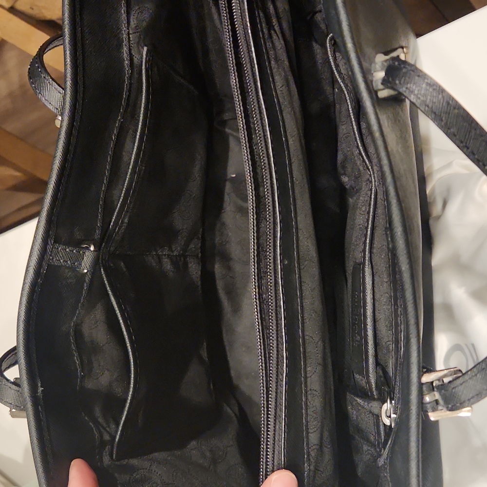 Michael Kors Jet Set Purse - Picture 3 of 4